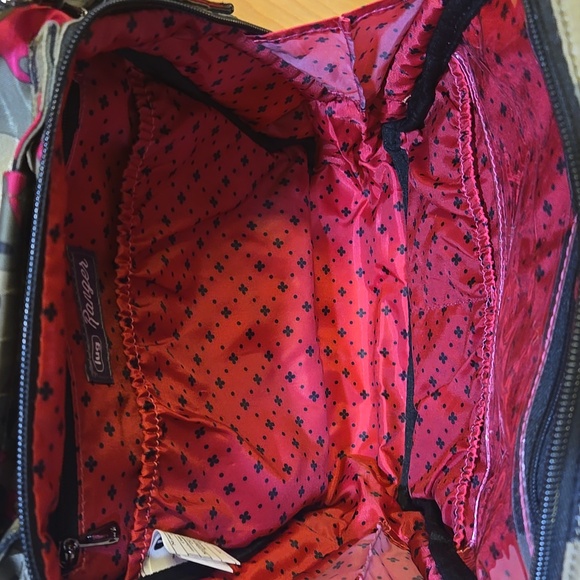 Lug Camouflage and Pink Quilted Crossbody Bag - Picture 4 of 5